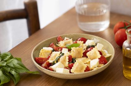 raviolines-tomate-basilic-de-provence-salade-mozzarella-tomate
