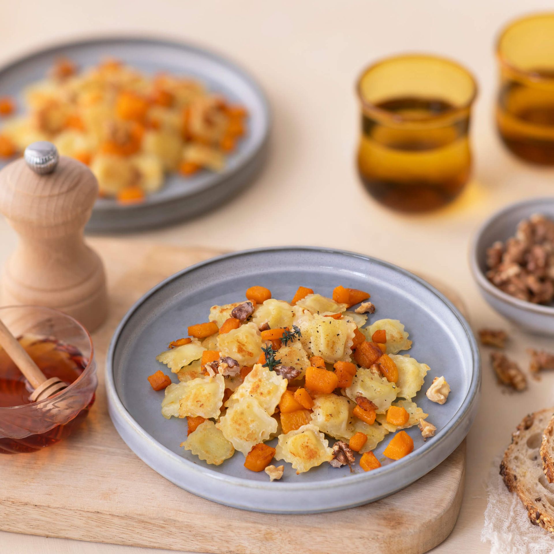 ravioles-a-poeler-chevre-butternut-noix-miel