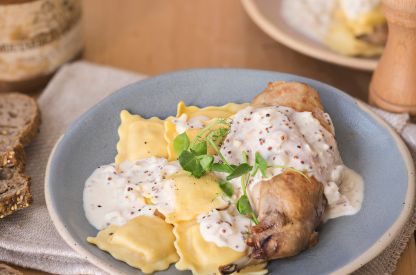 pates-fraiches-girolles-et-lapin-a-la-moutarde