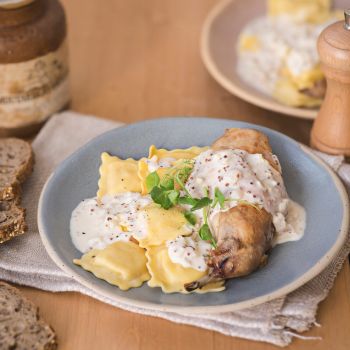 pates-fraiches-girolles-et-lapin-a-la-moutarde