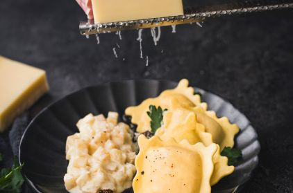 grandes-ravioles-morilles-a-la-creme-celerisotto-au-comte-aop