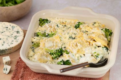 rvi-nos-pates-fraiches-girolles-poelees-persil-de-la-drome-en-gratin-brocoli-et-fourme-dambert