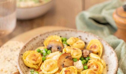 cappeletti-a-poeler-jambon-emmental-petits-pois-a-la-creme