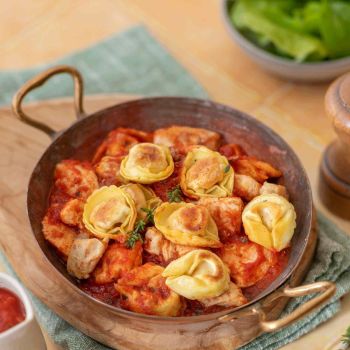 cappeletti-a-poeler-poivrons-en-poulet-basquaise