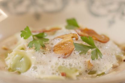 ravioles-pochees-aux-cepes-et-nuage-de-beaufort