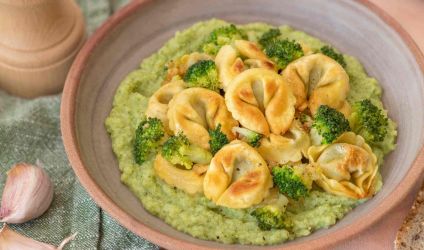 cappelletti-a-poeler-basilic-mozzarella-creme-de-brocolis