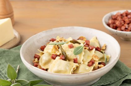 raviolis-champignons-ail-des-ours-bio-beurre-de-sauge-concasse-de-noix-et-bacon-g